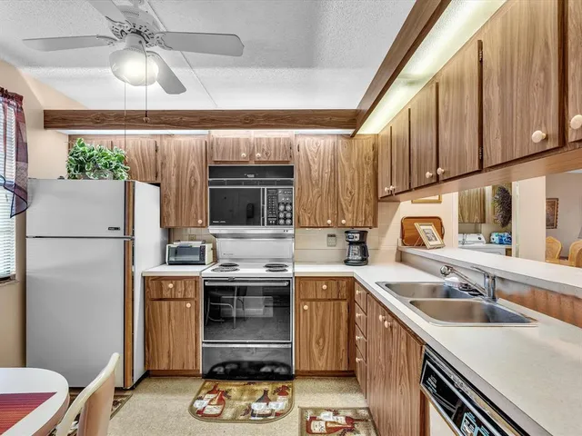 $1,800 | 6049 Balboa Circle, Unit 406, Boca Raton, FL 33433