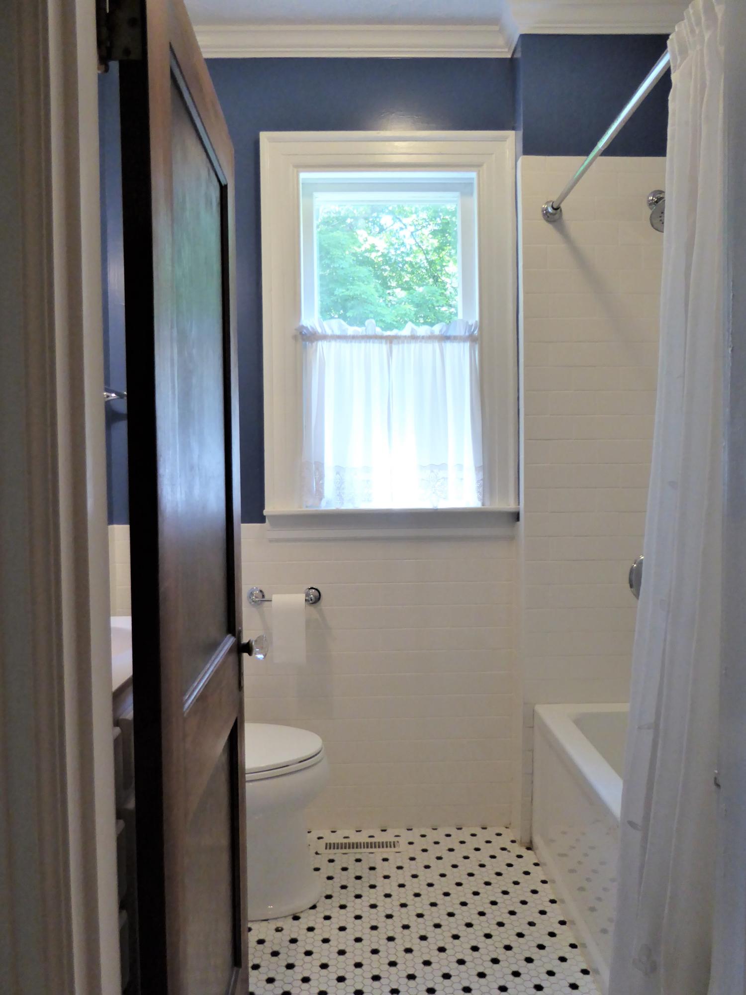 1453 Grand Center Road Chickamauga, GA 30707 - Photo 29 of 68 Bathroom entry off hall Hse1_1