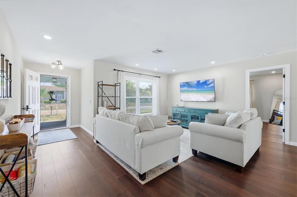 3140 Odessa Road Venice, FL 34293 - Photo 4 of 37