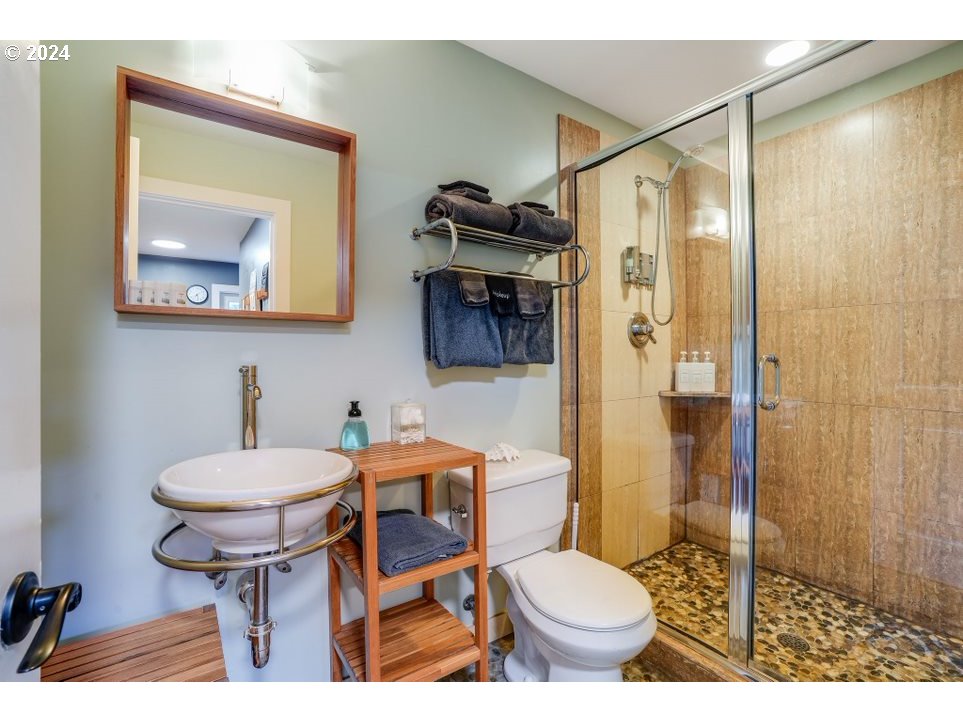 5545 Northwest Logan Road Lincoln City, OR 97367 - Photo 11 of 35