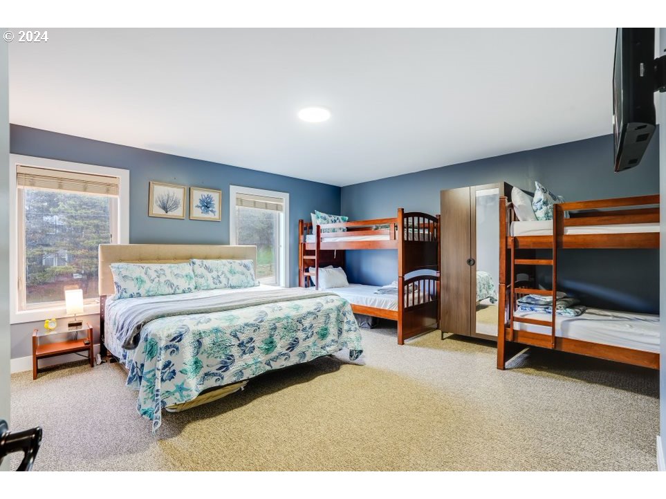 5545 Northwest Logan Road Lincoln City, OR 97367 - Photo 12 of 35