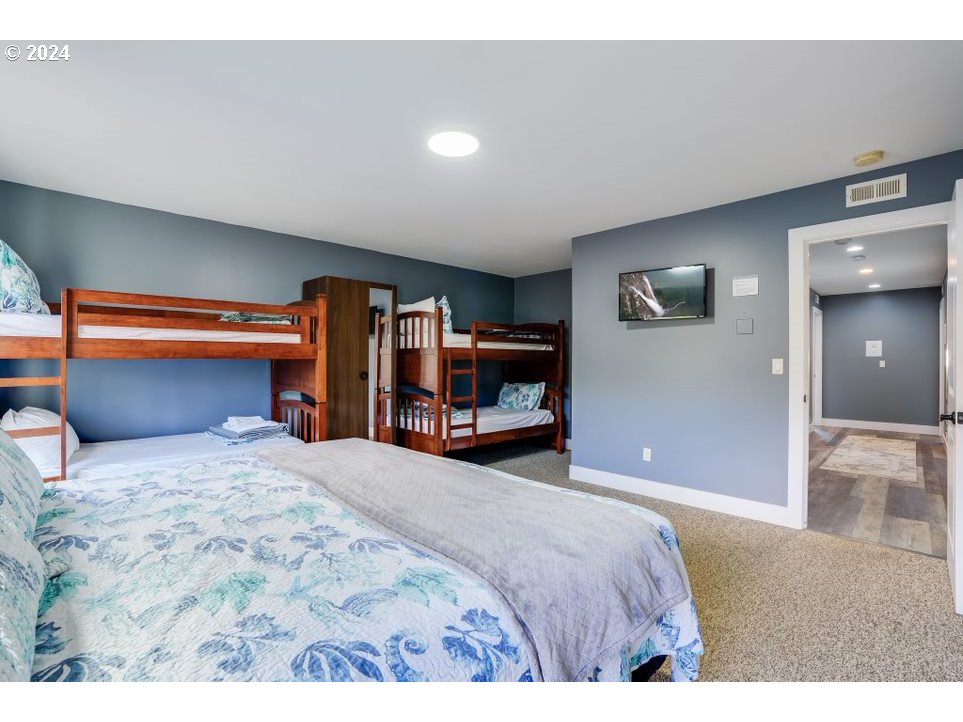 5545 Northwest Logan Road Lincoln City, OR 97367 - Photo 13 of 35
