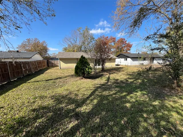 $1,750 | 824 Johnnie Row, Seagoville, TX 75159