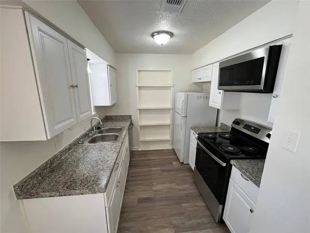 $1,750 | 824 Johnnie Row, Seagoville, TX 75159