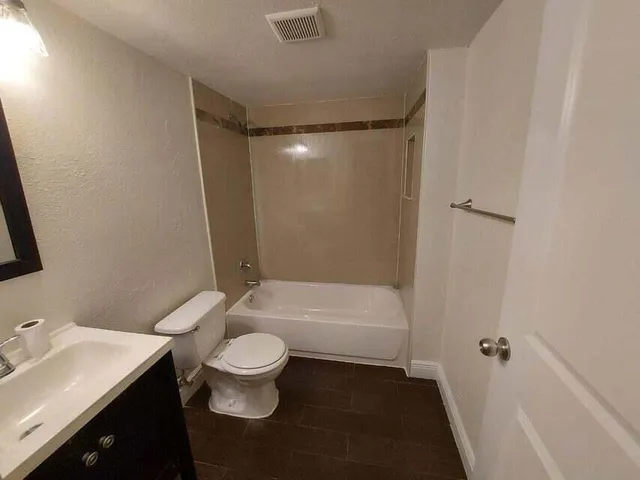 $1,950 | 201 Foxtail Drive, Unit G1, Greenacres, FL 33415