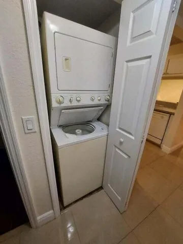 $1,950 | 201 Foxtail Drive, Unit G1, Greenacres, FL 33415