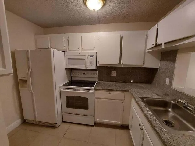 $1,950 | 201 Foxtail Drive, Unit G1, Greenacres, FL 33415