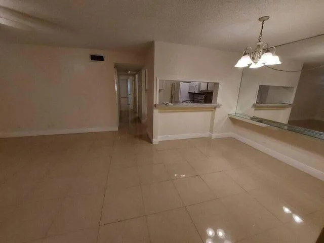 $1,950 | 201 Foxtail Drive, Unit G1, Greenacres, FL 33415