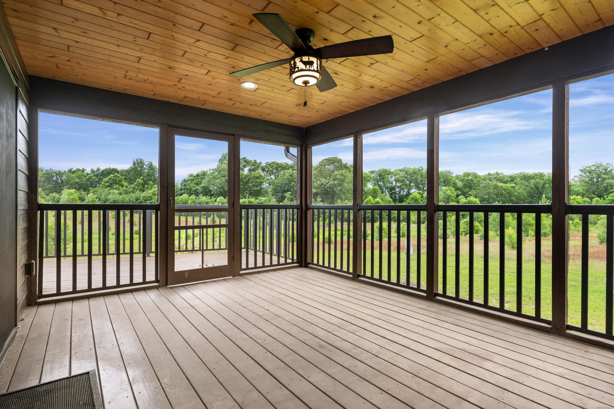 W25377 Park Road Trempealeau, WI 54661 - Photo 27 of 69 16X12 SCREENED DECK