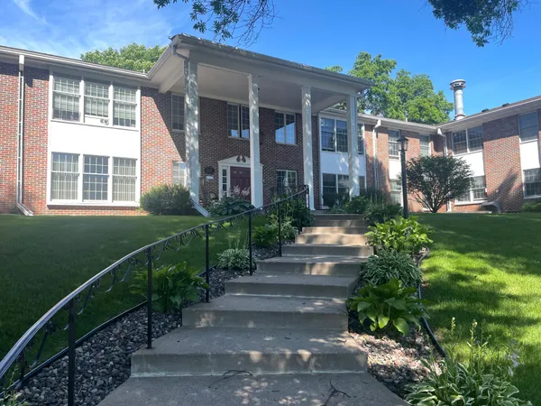 $260,000 | 408 3rd Street North, Unit 104, Stillwater, MN 55082