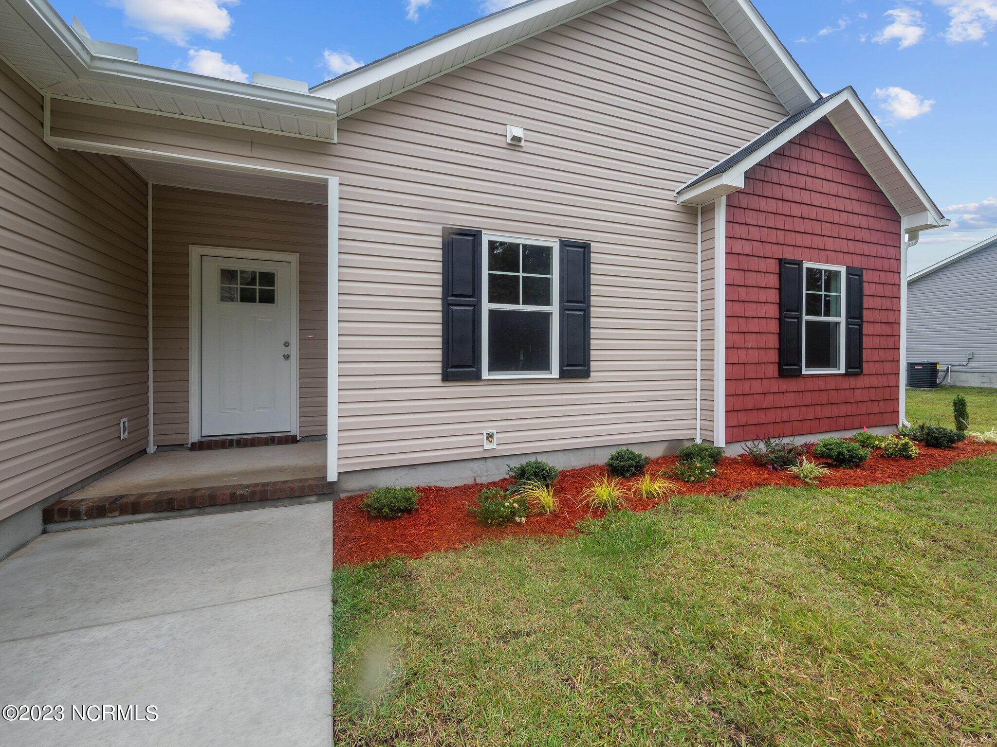 154 Padgett Road Maple Hill, NC 28454 - Photo 4 of 45 47-web-or-mls-04