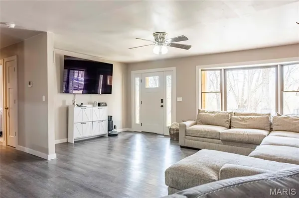 $329,000 | 120 Willow Lane, Eolia, MO 63344