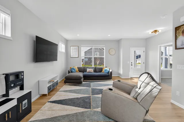 $524,900 | 463 Crusader, Waunakee, WI 53597