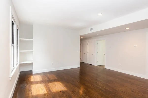 $4,995 | 24 Clary Street, Unit 2R, Cambridge, MA 02139