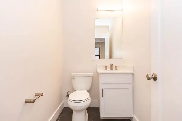$4,995 | 24 Clary Street, Unit 2R, Cambridge, MA 02139