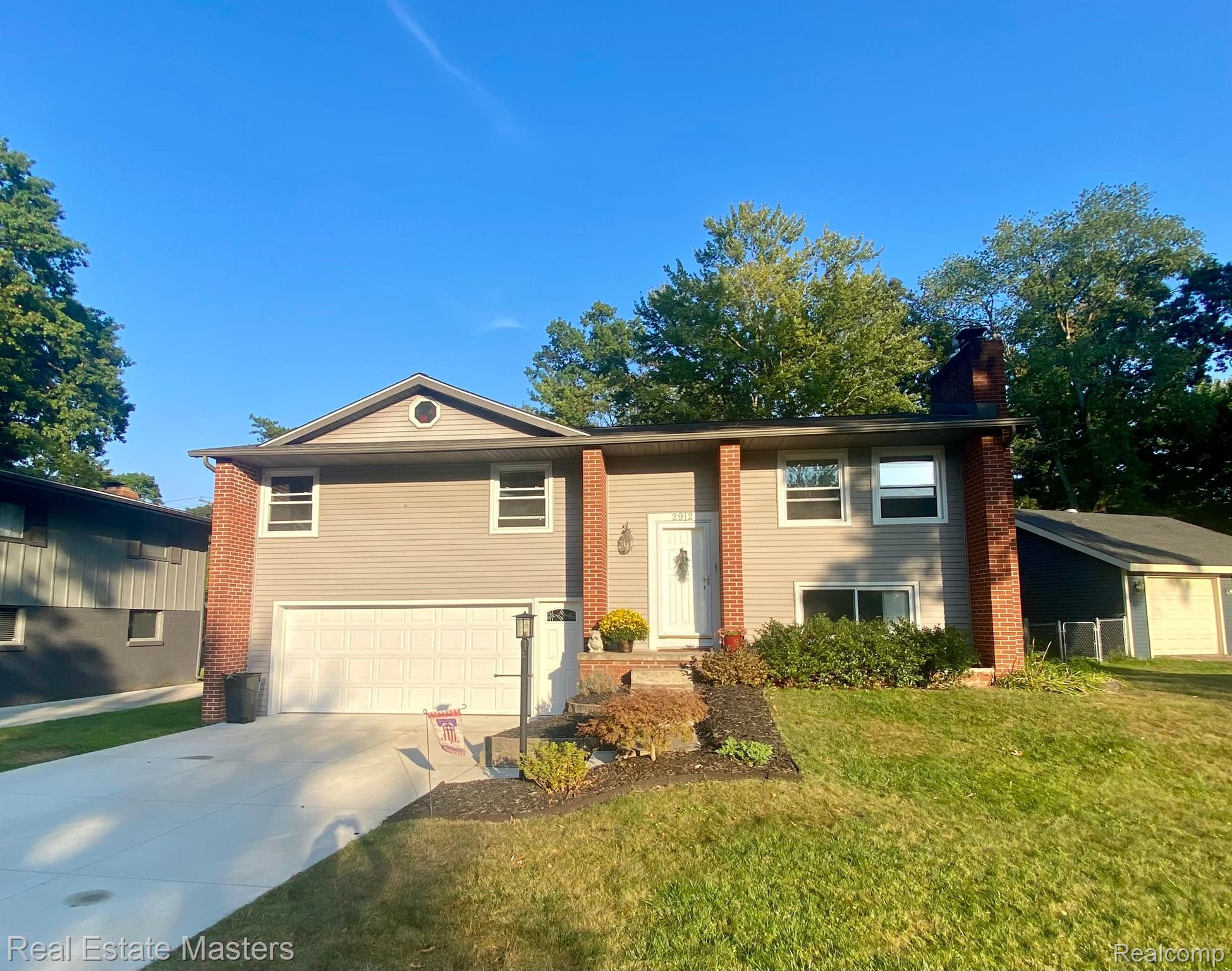 2912 Riverside Drive Port Huron, MI 48060 - Photo 1 of 29 Gallery Image 1