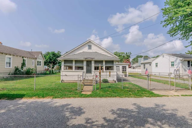 $329,000 | 39 West New Jersey, Villas, NJ 08251