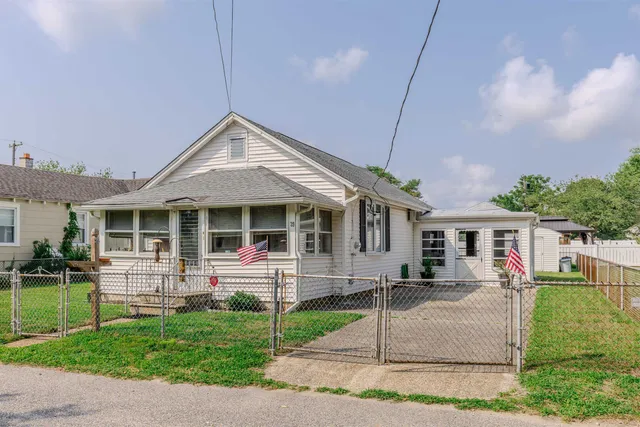 $329,000 | 39 West New Jersey, Villas, NJ 08251