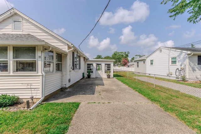 $329,000 | 39 West New Jersey, Villas, NJ 08251