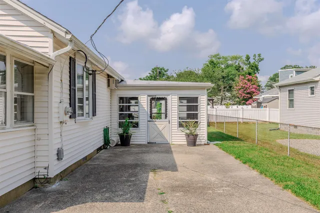 $329,000 | 39 West New Jersey, Villas, NJ 08251