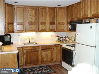 40 Tulip Tree Road Levittown, PA 19056 - Photo 6 of 12 Kitchen