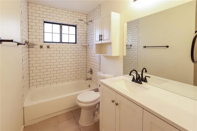 $2,540 | 404 Southeast Bristol Drive, Lee's Summit, MO 64063