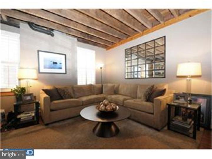 1830 Addison Street Philadelphia, PA 19146 - Photo 16 of 20 Family Room