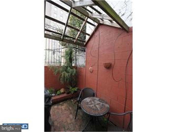 1830 Addison Street Philadelphia, PA 19146 - Photo 18 of 20 Patio