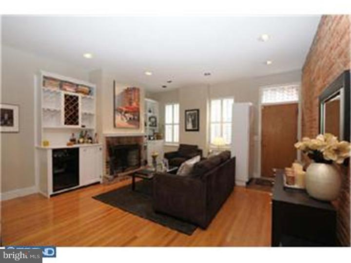 1830 Addison Street Philadelphia, PA 19146 - Photo 4 of 20 Living Room