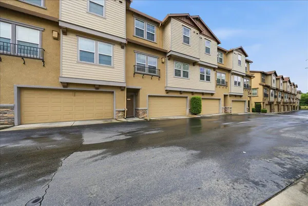 $399,900 | 6560 Hearthstone Circle, Unit 1211, Rocklin, CA 95677