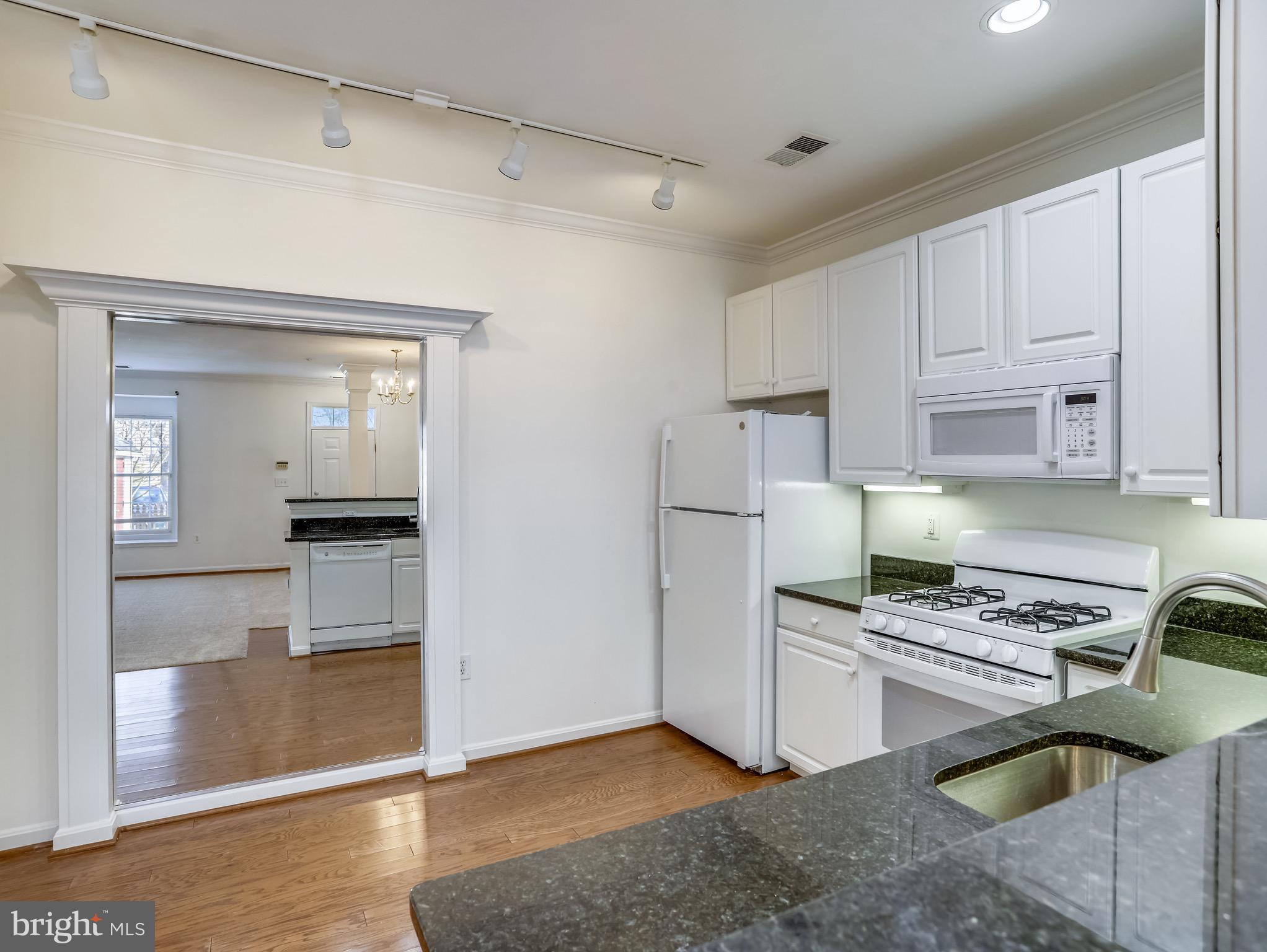 8739 Spring Brook Way Odenton, MD 21113 - Photo 9 of 53 Upgraded kitchen w/new granite counter top.