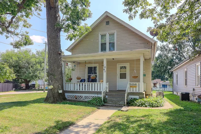 $219,000 | 1045 Grand Boulevard, Aurora, IL 60505