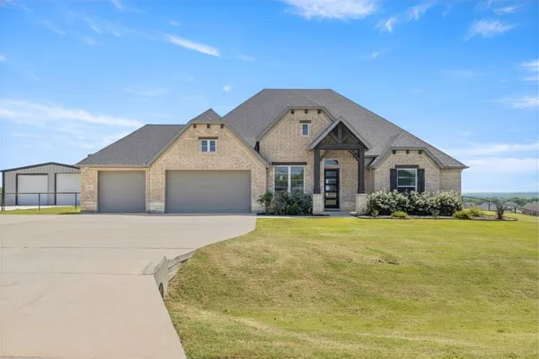 $650,000 | 305 Monument Place, Azle, TX 76020