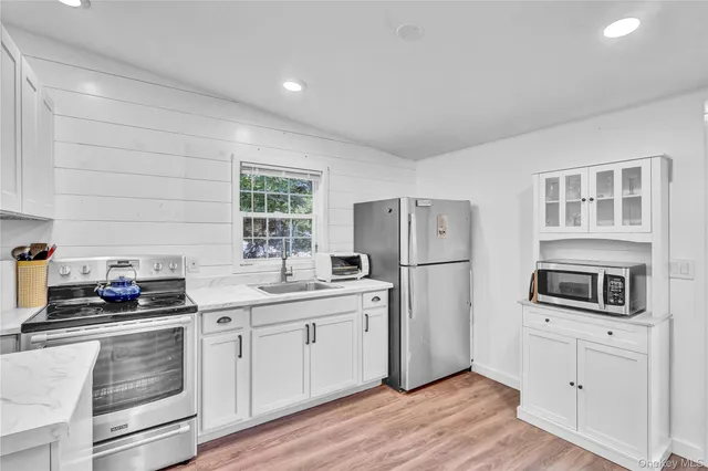 $159,990 | 28 Hillcrest Drive, Baiting Hollow, NY 11933