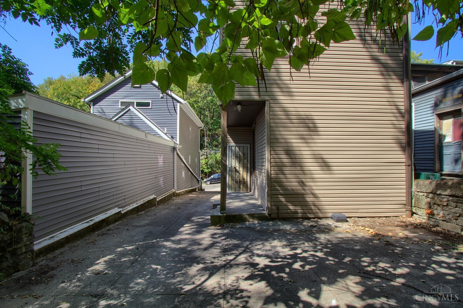 2208 Ravine Street Cincinnati, OH 45219 - Photo 49 of 53