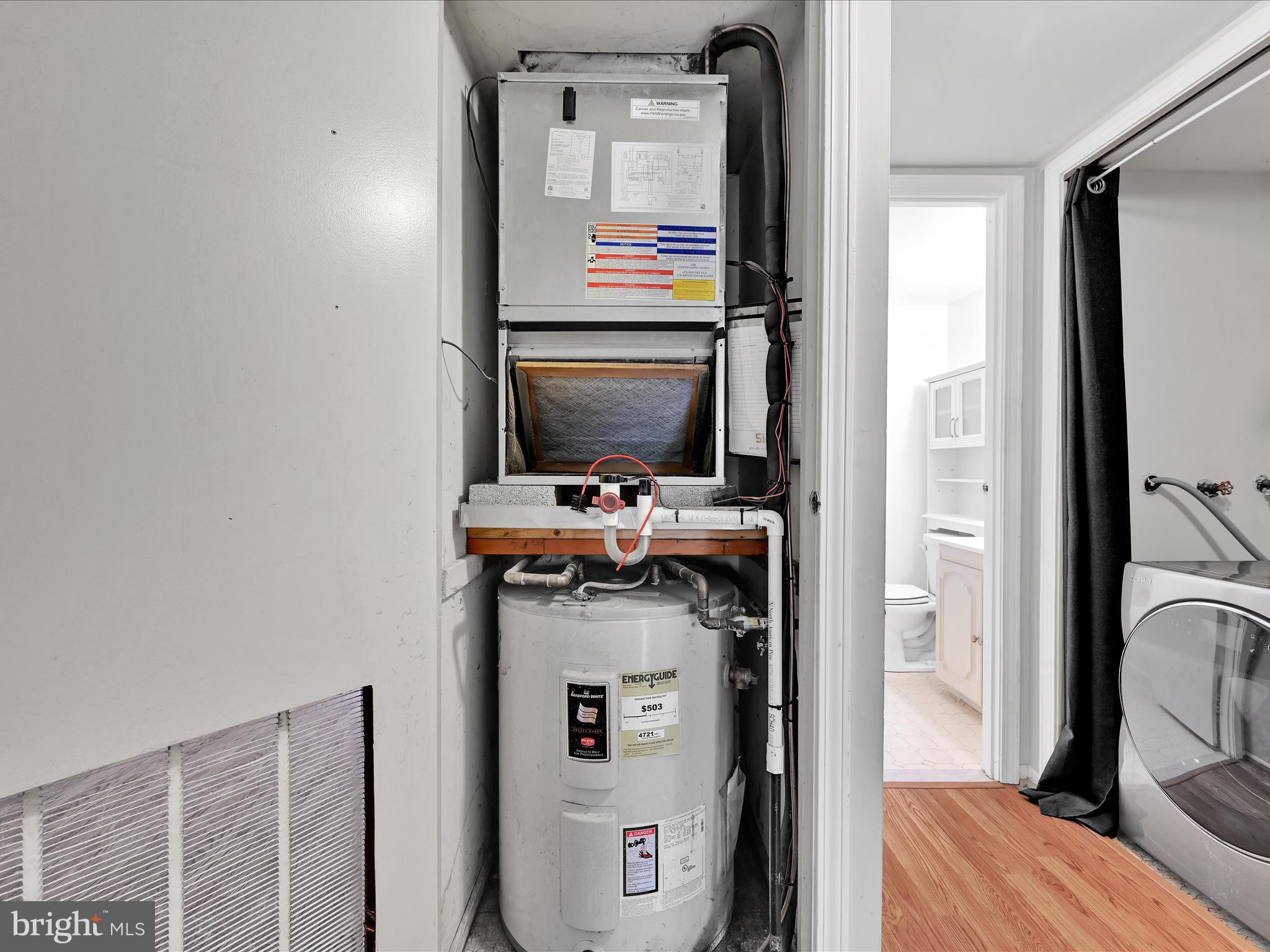 411 Conestoga Road, Unit 33 Devon, PA 19333 - Photo 19 of 23 a view of living room