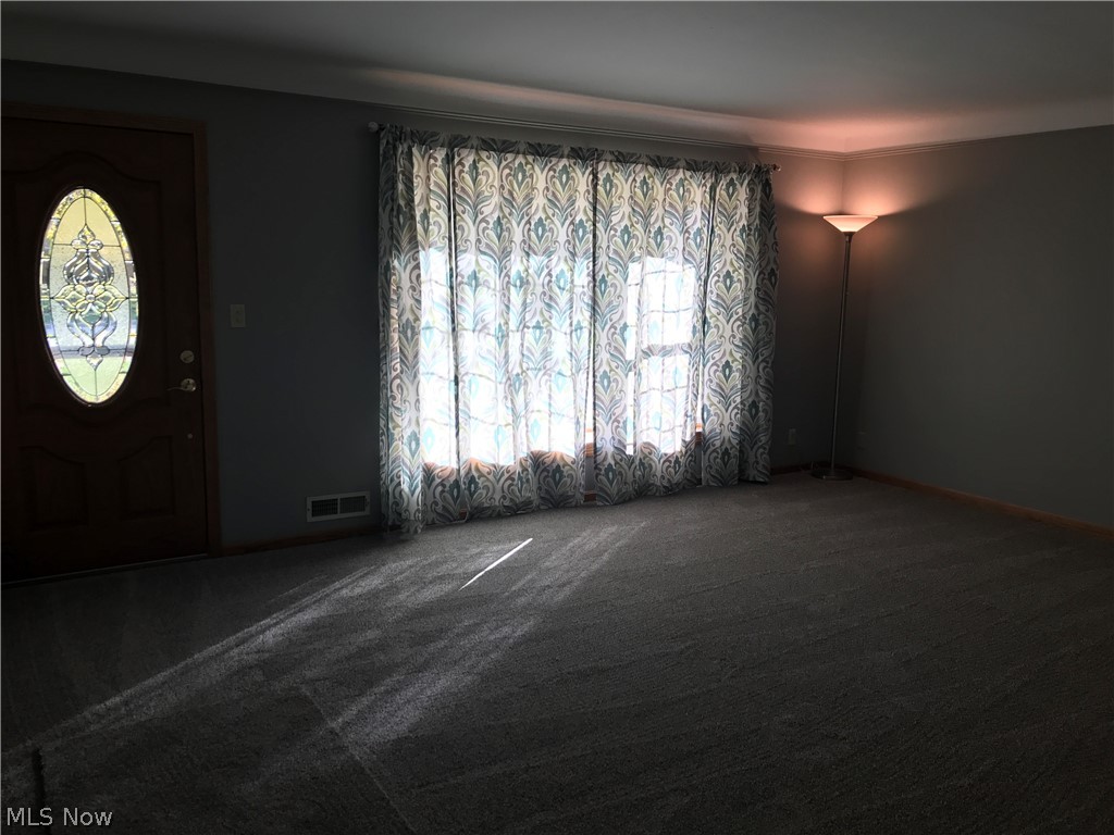 2812 Dentzler Road Parma, OH 44134 - Photo 6 of 8