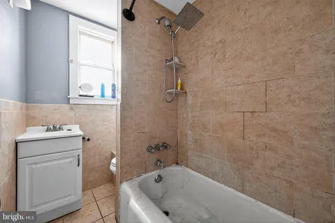 $201,800 | 82 Marple Avenue, Clifton Heights, PA 19018