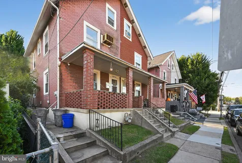 $201,800 | 82 Marple Avenue, Clifton Heights, PA 19018