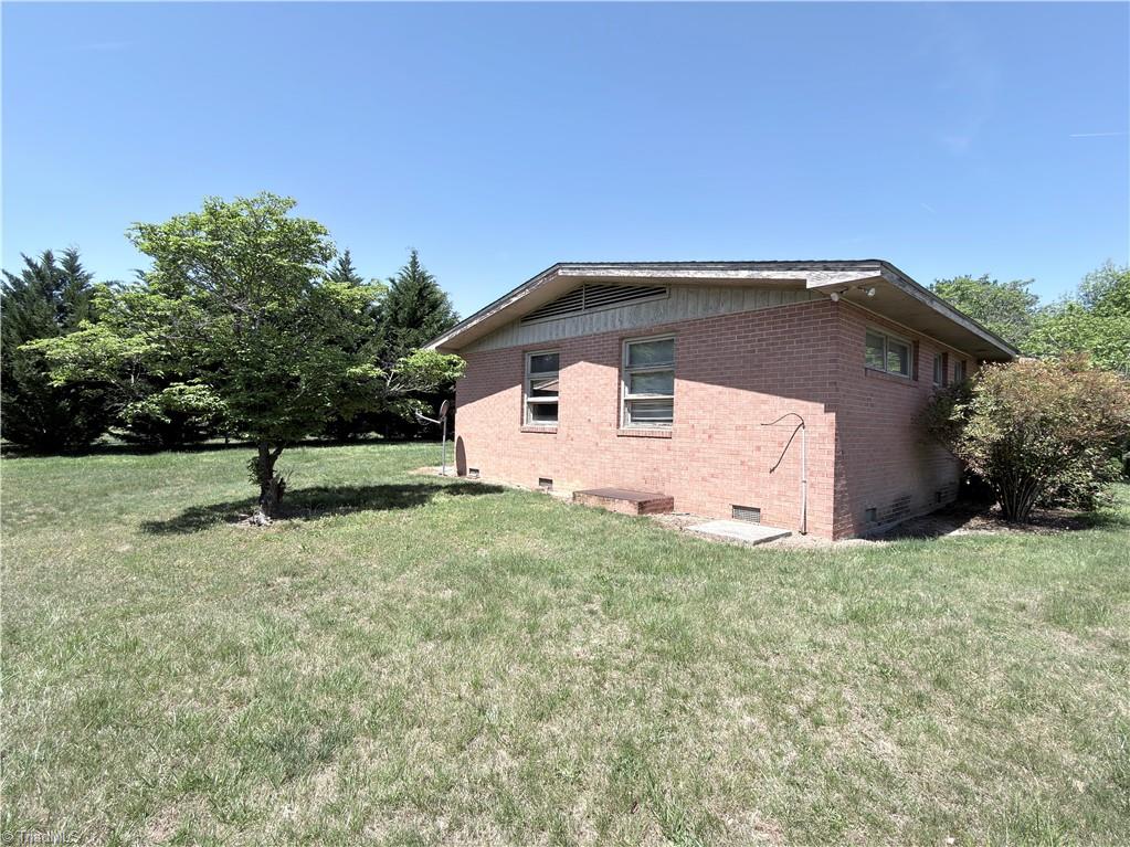 325 Bluemont Road Mount Airy, NC 27030 - Photo 2 of 34