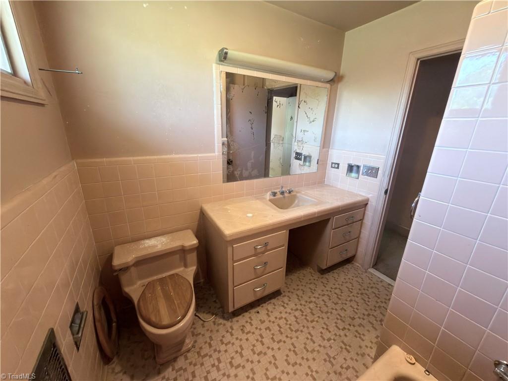 325 Bluemont Road Mount Airy, NC 27030 - Photo 23 of 34