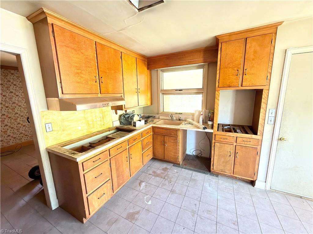 325 Bluemont Road Mount Airy, NC 27030 - Photo 6 of 34