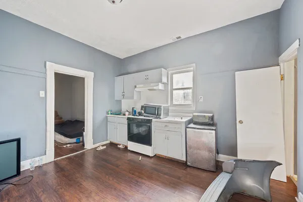 $175,000 | 8420 South Burley Avenue, Chicago, IL 60617
