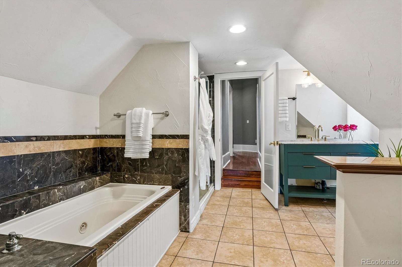 2422 Stout Street Denver, CO 80205 - Photo 16 of 27
