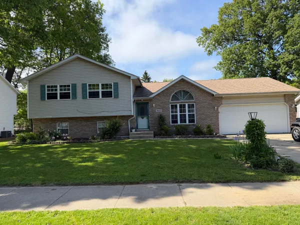 $350,000 | 1622 Port Cove Drive, Chesterton, IN 46304