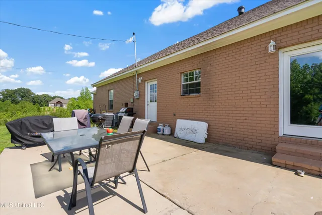 $349,900 | 361 Cherry Bark Lane, Courtland, MS 38620