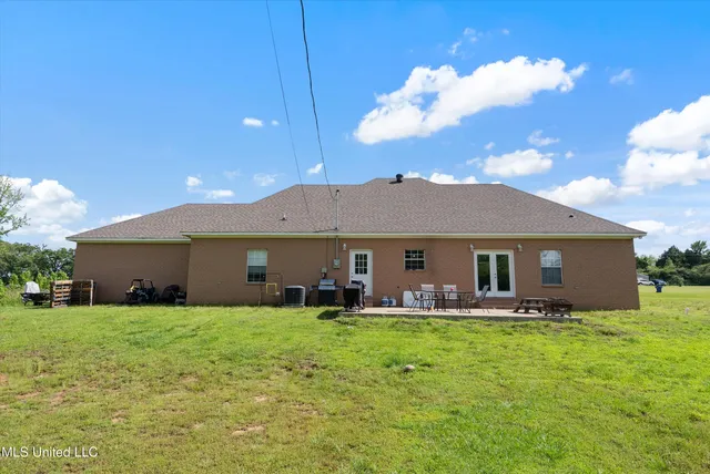 $349,900 | 361 Cherry Bark Lane, Courtland, MS 38620