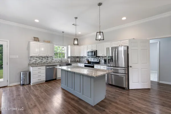 $349,900 | 361 Cherry Bark Lane, Courtland, MS 38620