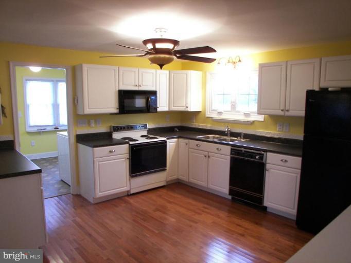 6790 Winchester Grade Road Berkeley Springs, WV 25411 - Photo 4 of 13 Fully Equipped Kitchen