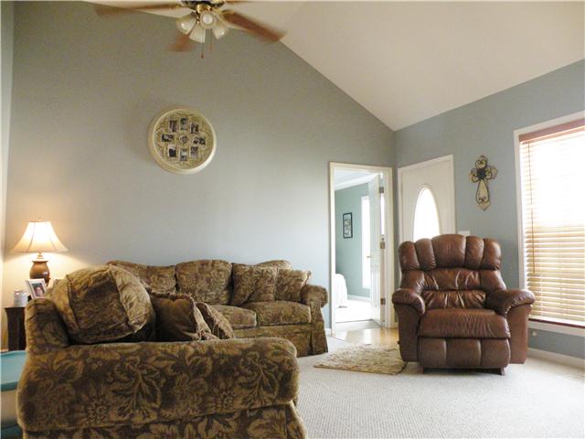 607 Lear Road Portland, TN 37148 - Photo 2 of 14 View two of living room